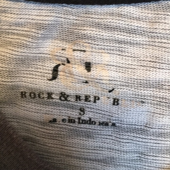 Rock & Republic three button shirt - Picture 2 of 3